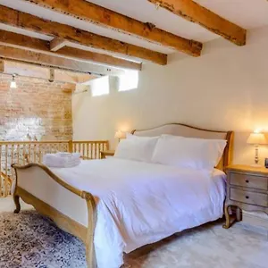 The Cow House - In The Heart Of Holiday home Whitby